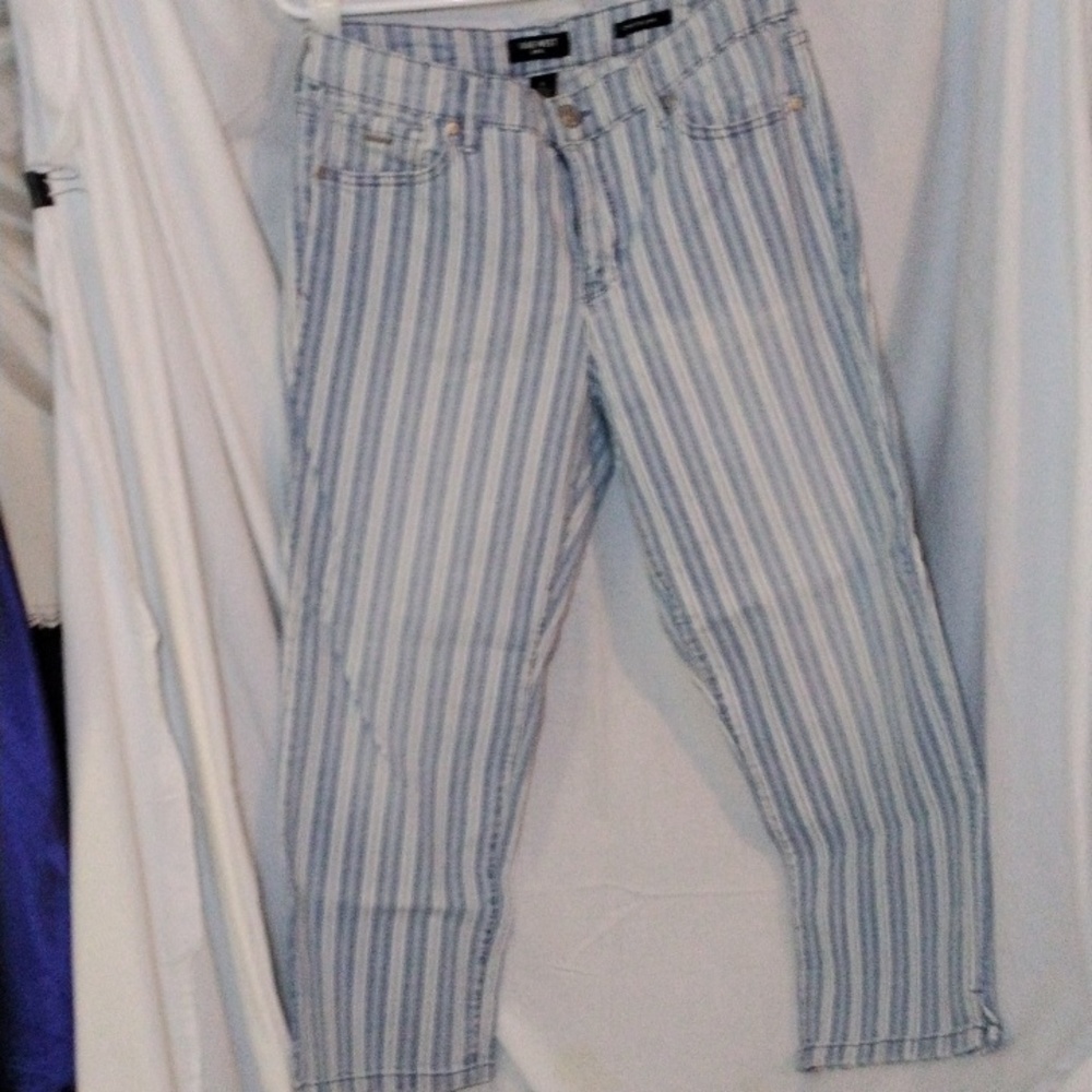 3/$25 Nine West Jeans